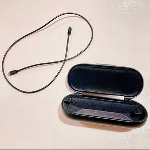 ISO RAYBAN STORIES CASE + CHARGING CORD